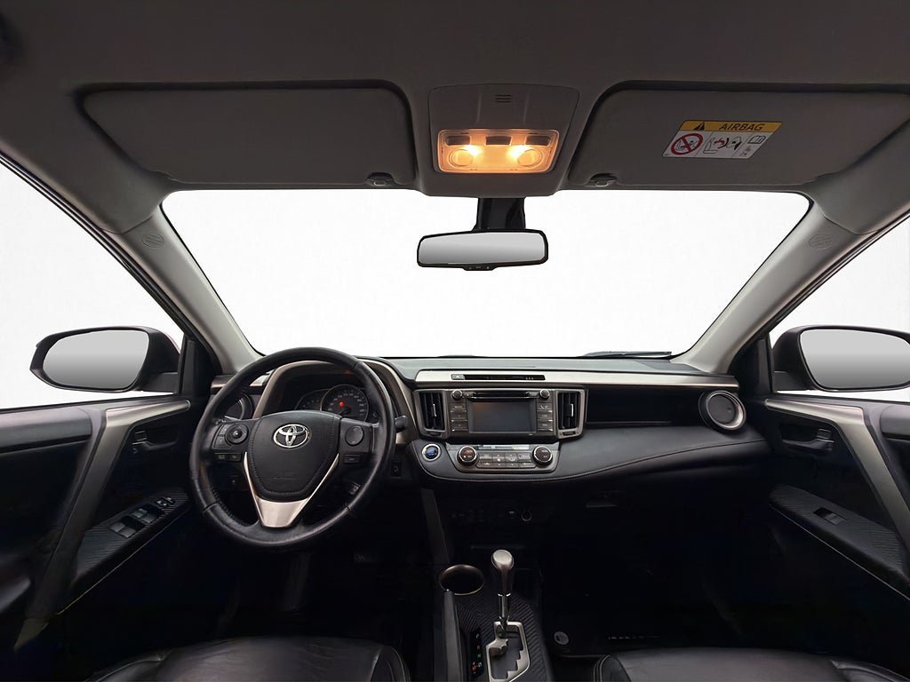 Vehicle Image 12