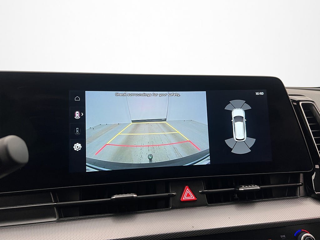 Vehicle Image 17