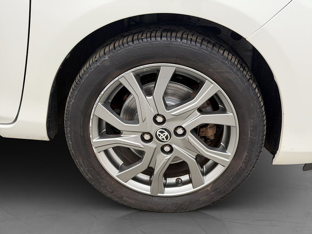 Vehicle Image 30