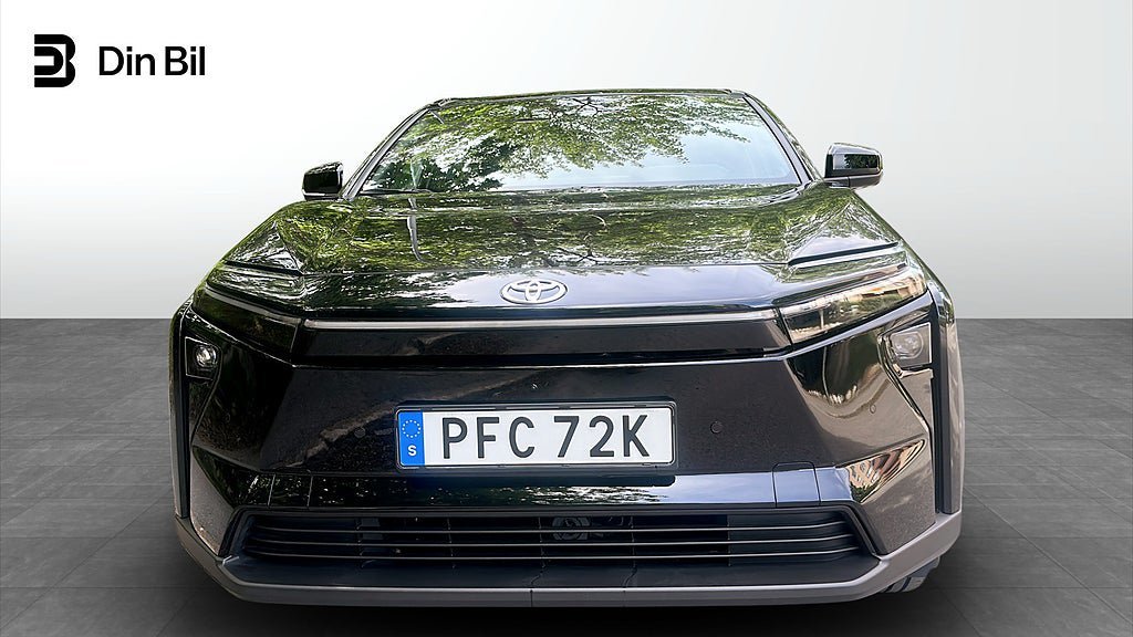 Vehicle Image 4