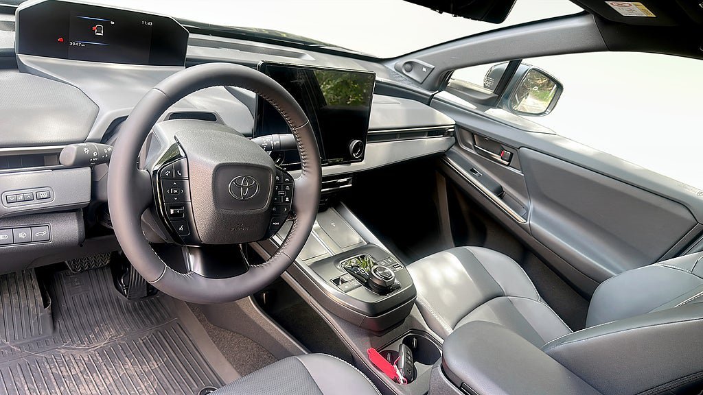 Vehicle Image 7