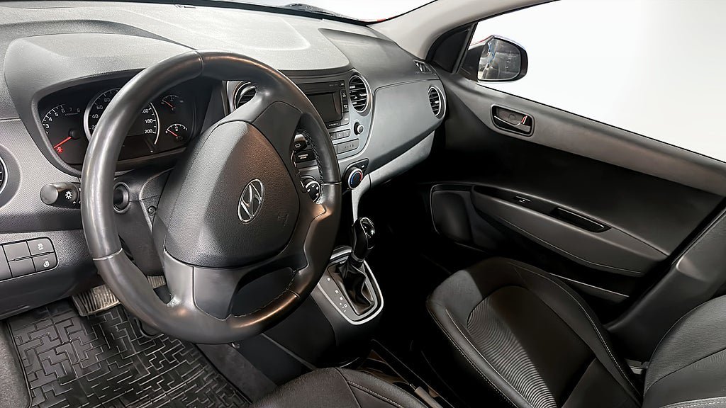 Vehicle Image 7