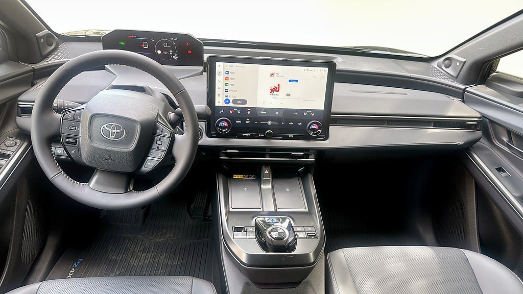Vehicle Image 10