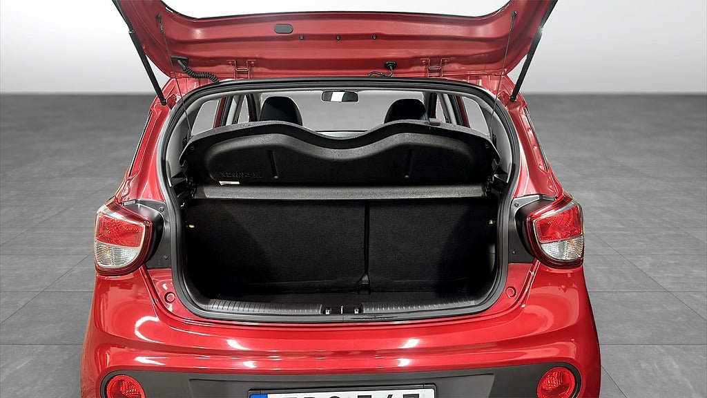 Vehicle Image 12