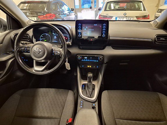 Vehicle Image 8
