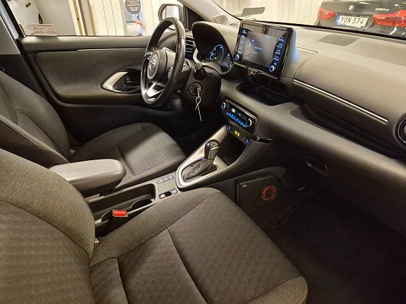 Vehicle Image 10