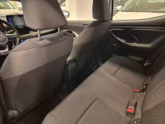 Vehicle Image 11