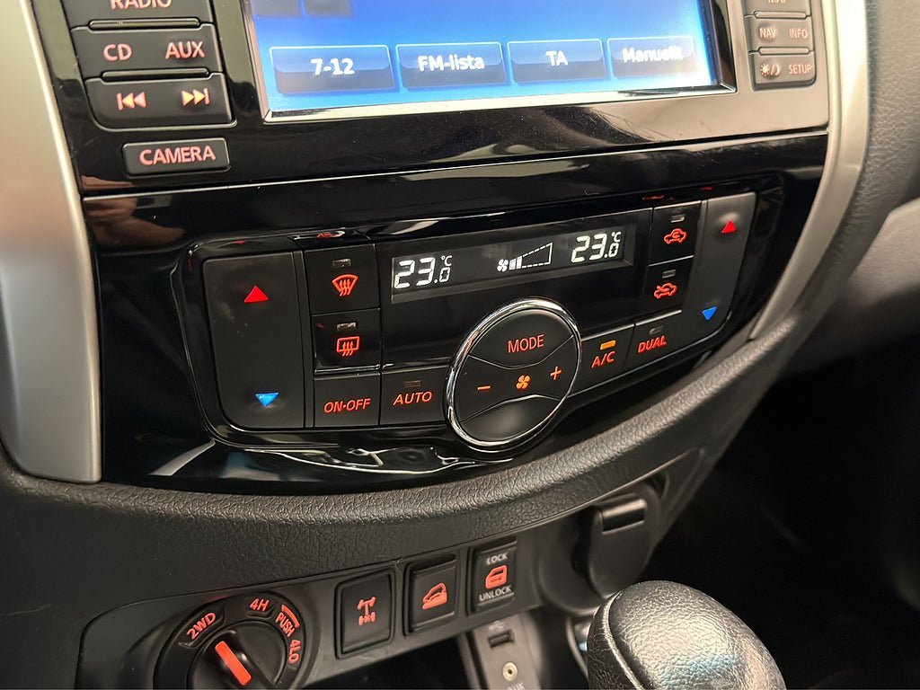 Vehicle Image 25