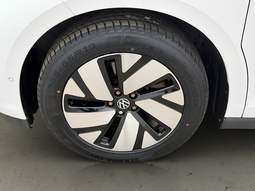 Vehicle Image 35