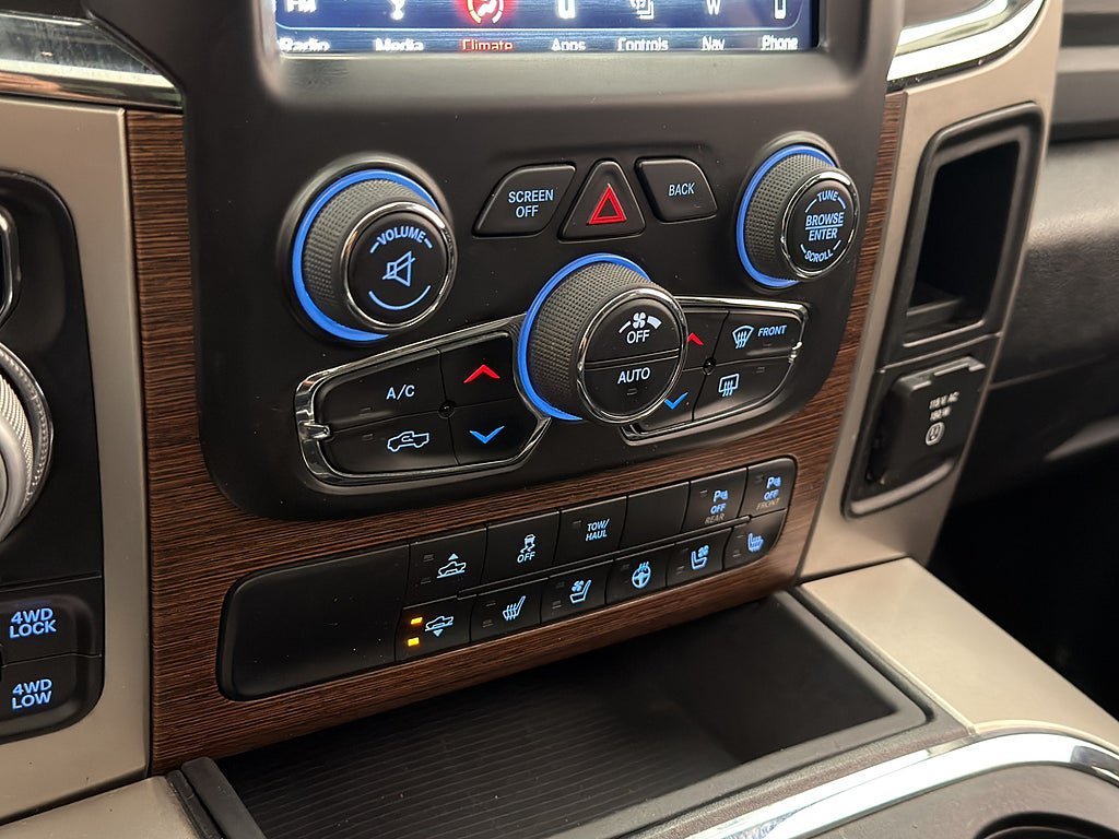 Vehicle Image 32