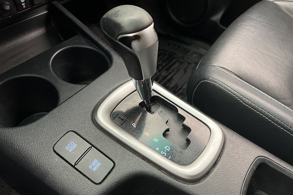 Vehicle Image 25
