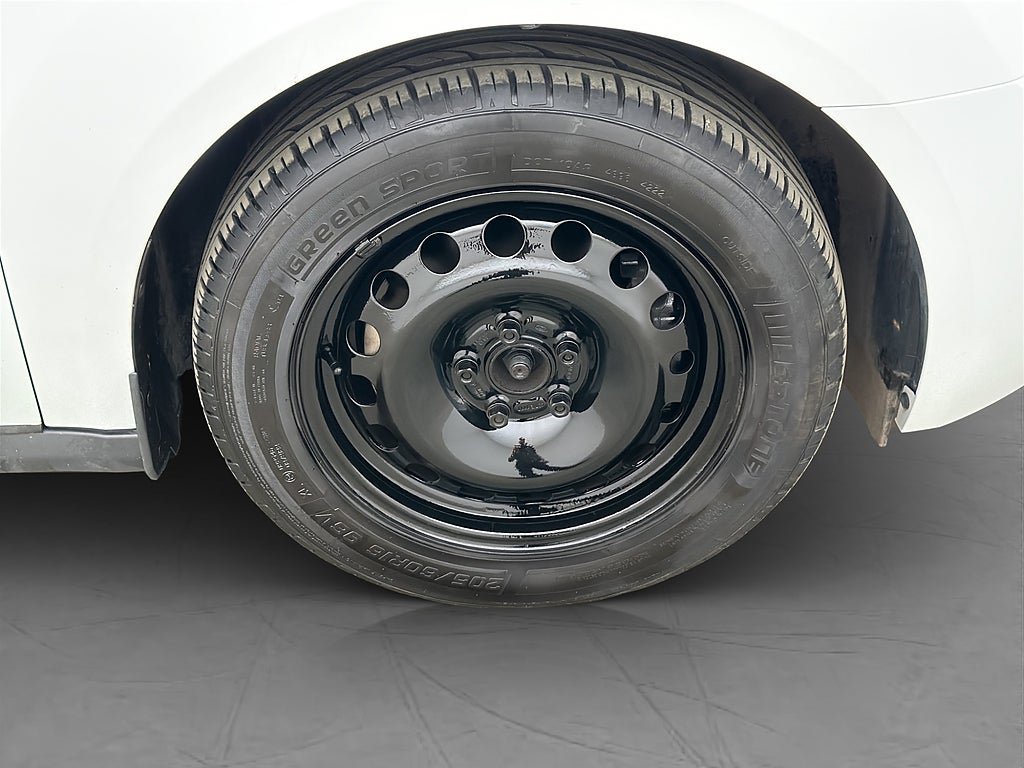 Vehicle Image 33