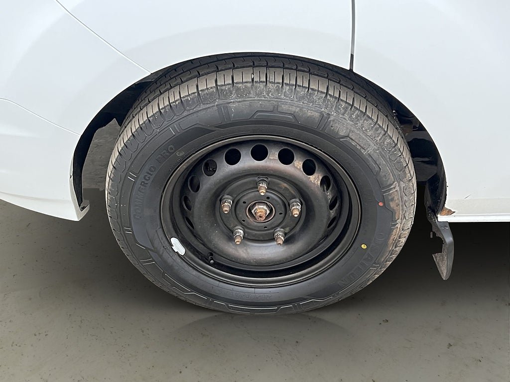Vehicle Image 24