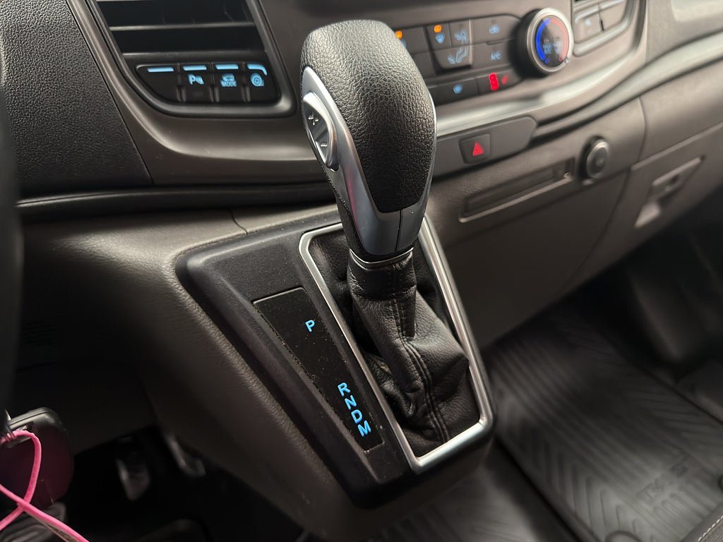 Vehicle Image 25
