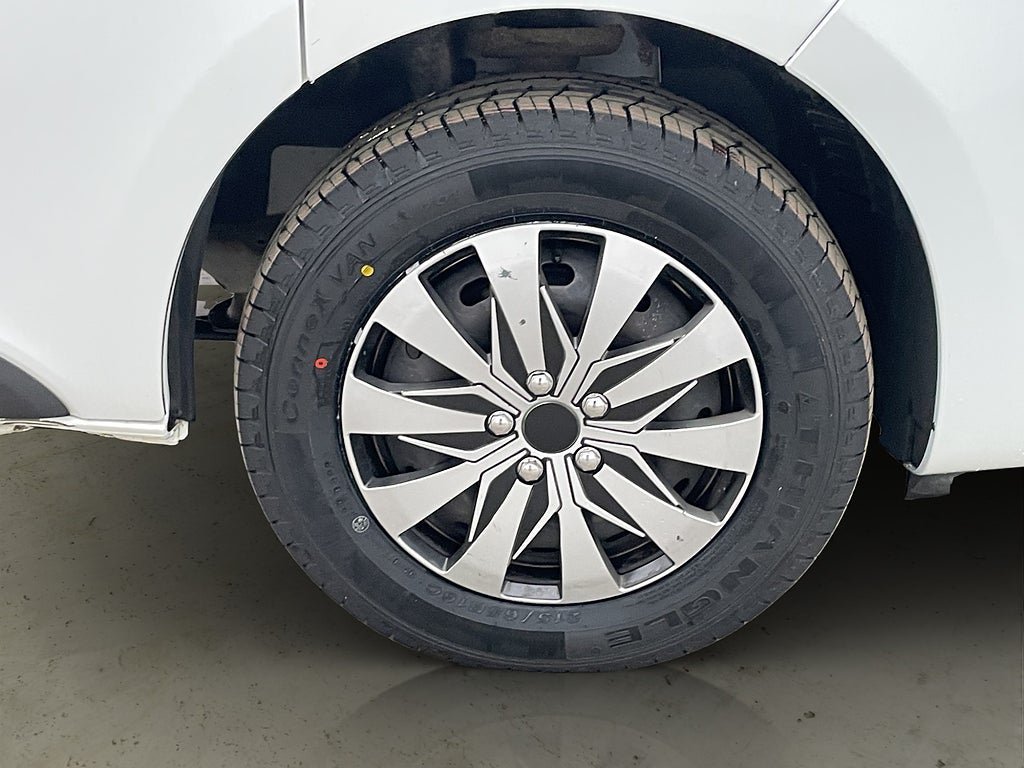 Vehicle Image 33