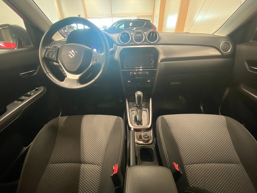 Vehicle Image 9