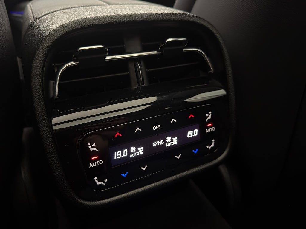 Vehicle Image 28