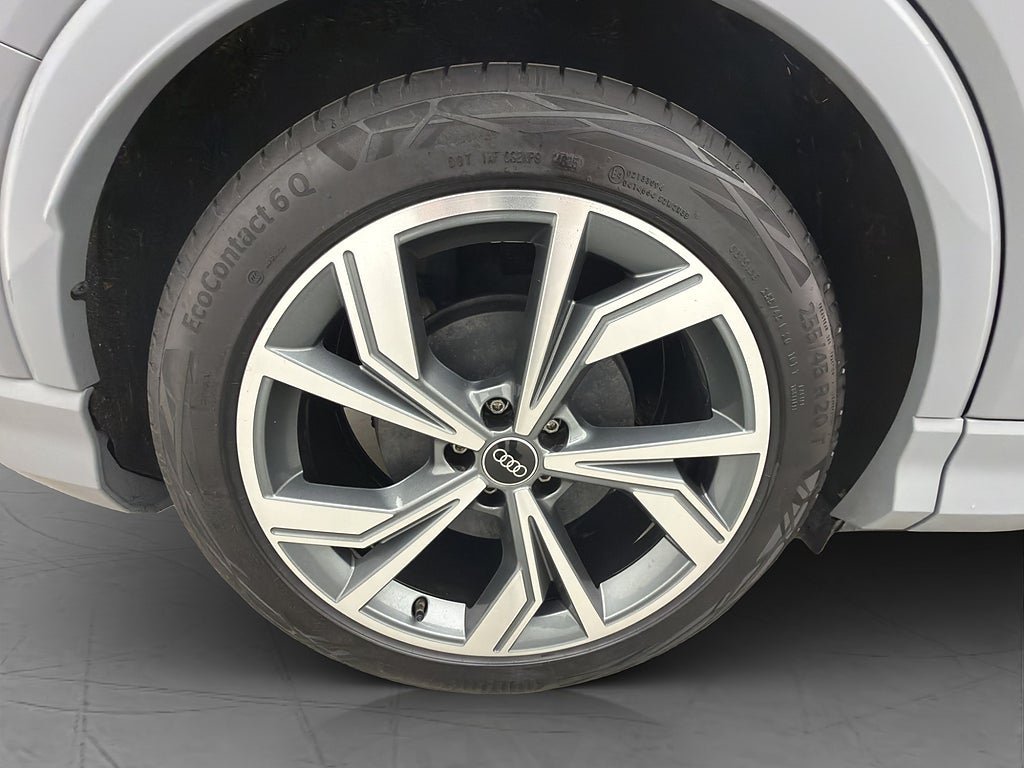 Vehicle Image 33