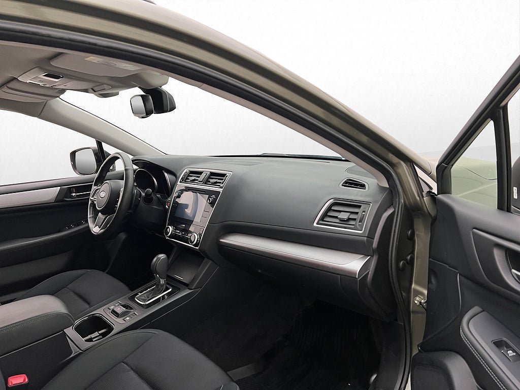 Vehicle Image 32