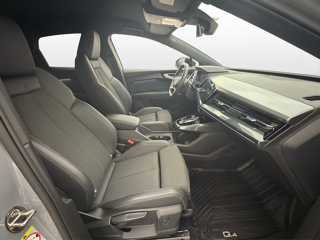 Vehicle Image 35