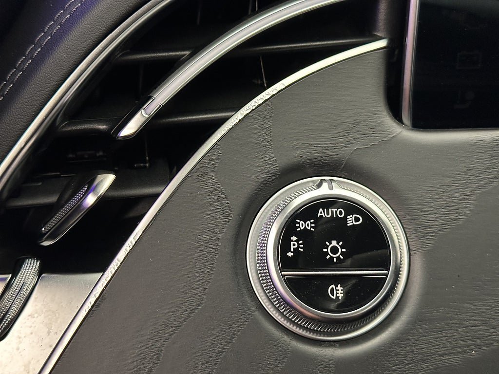 Vehicle Image 36