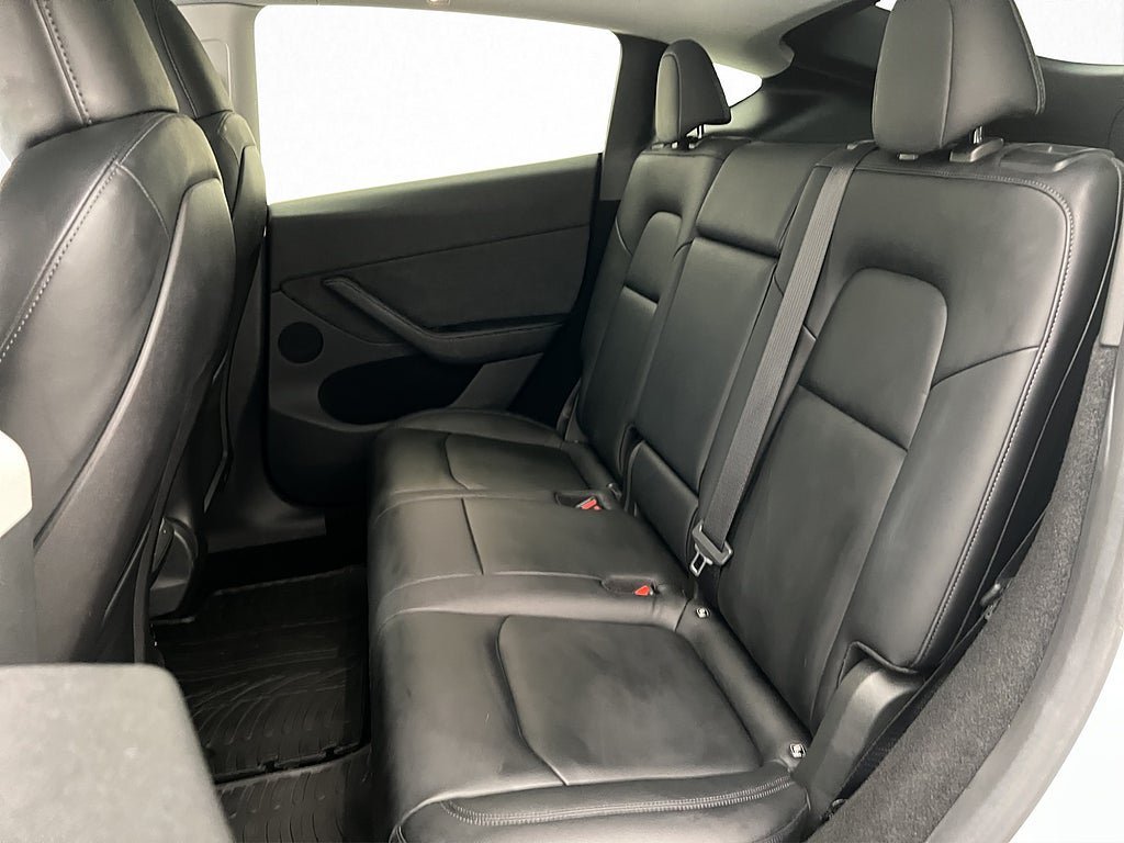 Vehicle Image 26