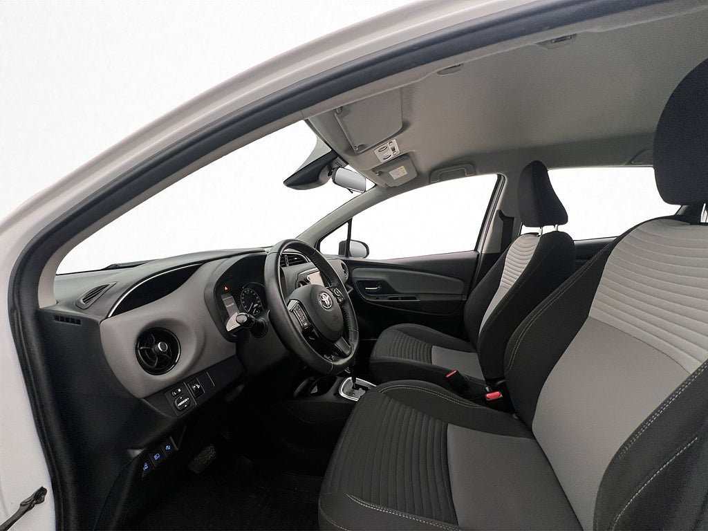 Vehicle Image 11