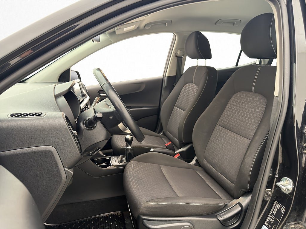 Vehicle Image 11