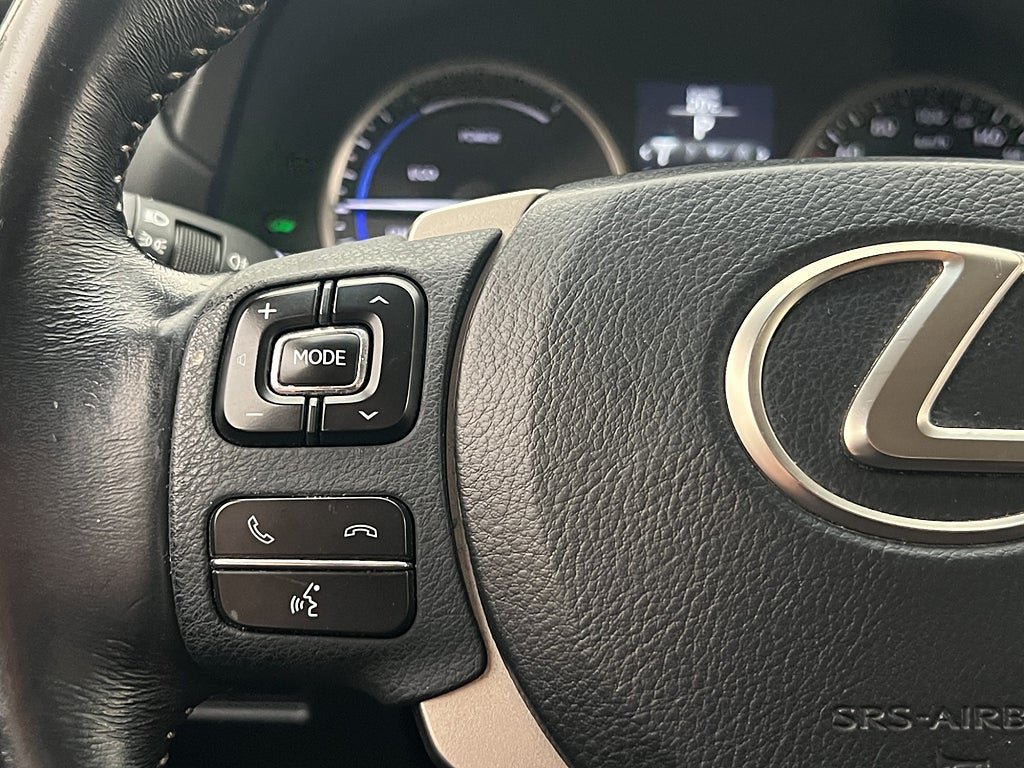 Vehicle Image 17