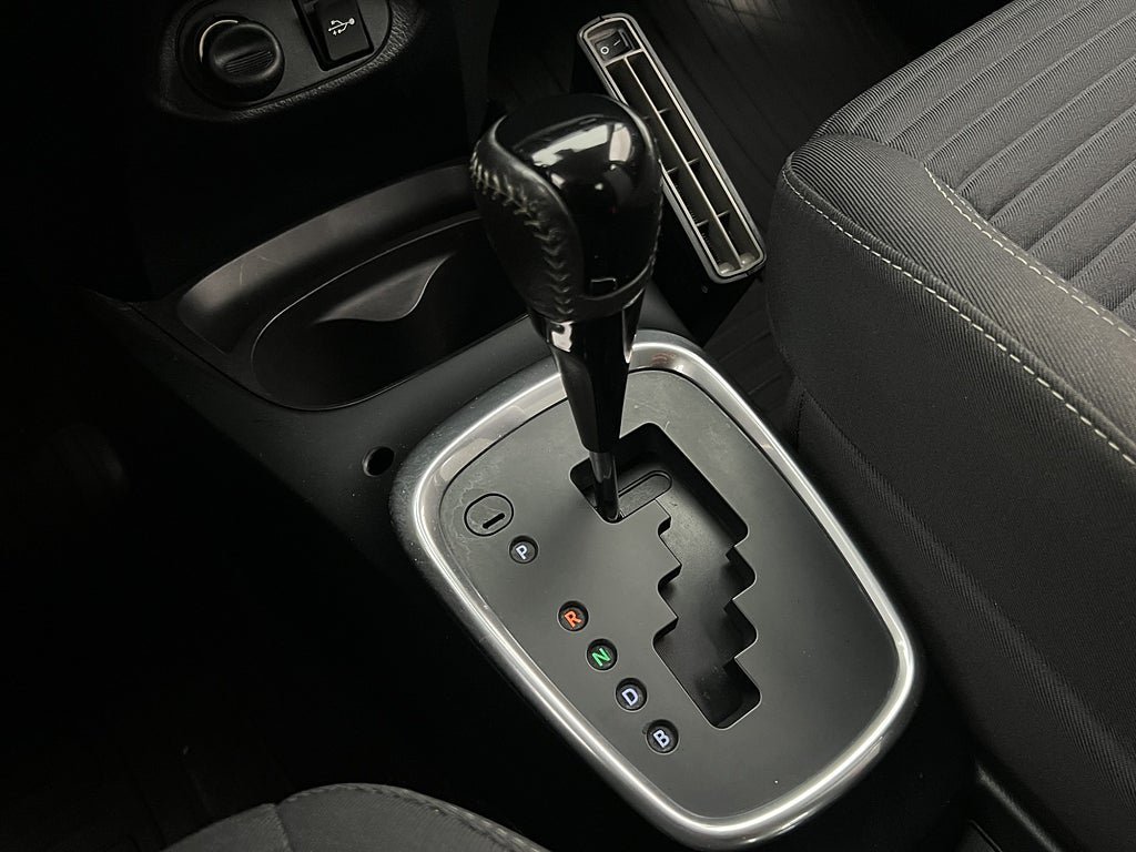 Vehicle Image 21