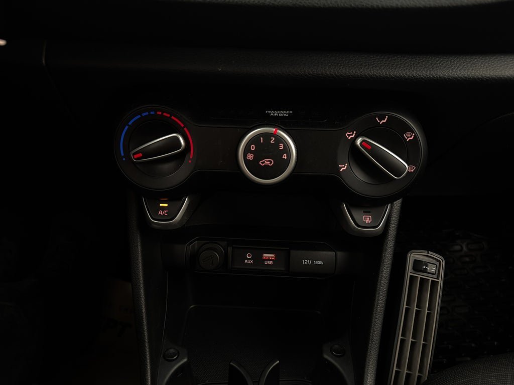 Vehicle Image 22