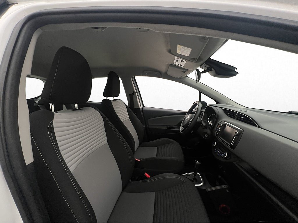 Vehicle Image 23