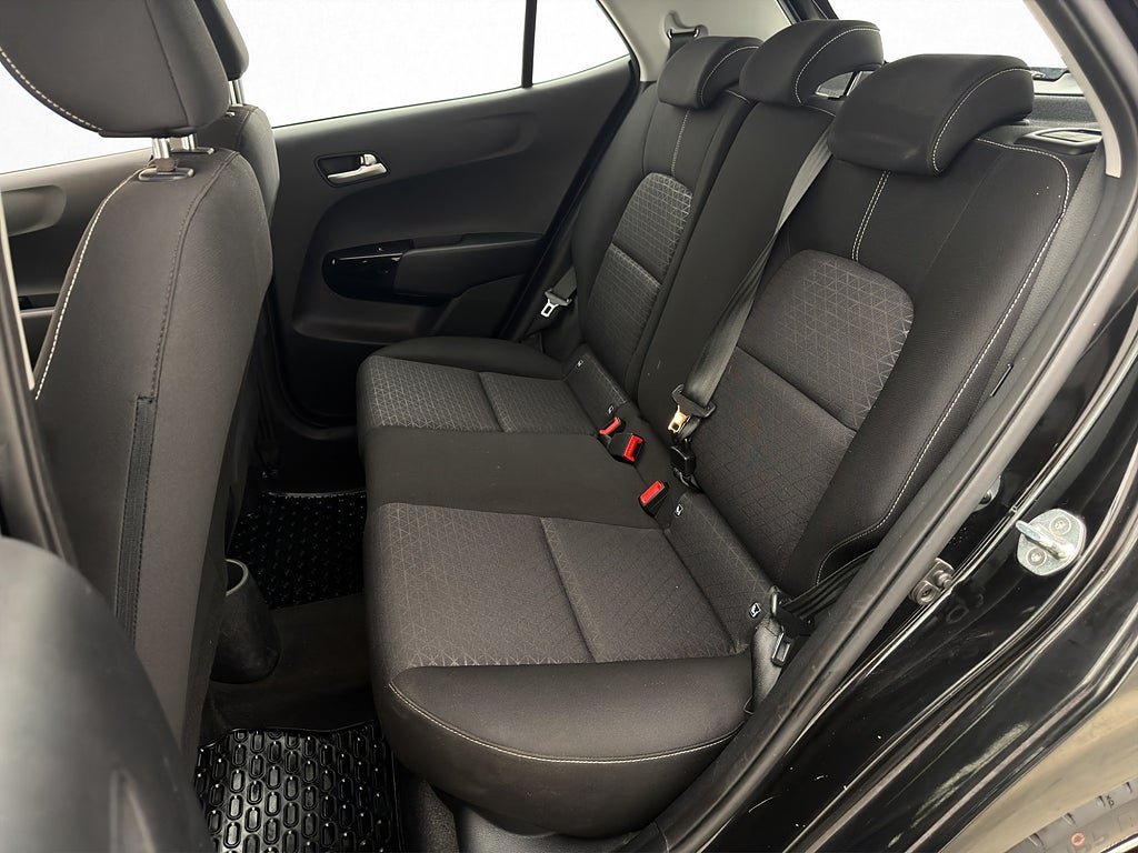 Vehicle Image 25