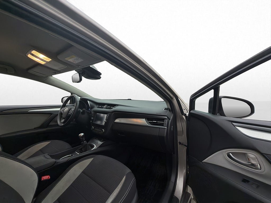 Vehicle Image 23