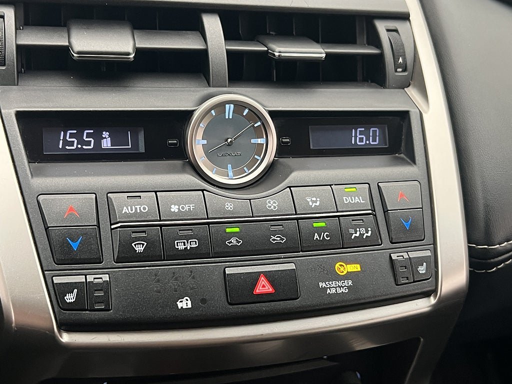 Vehicle Image 26