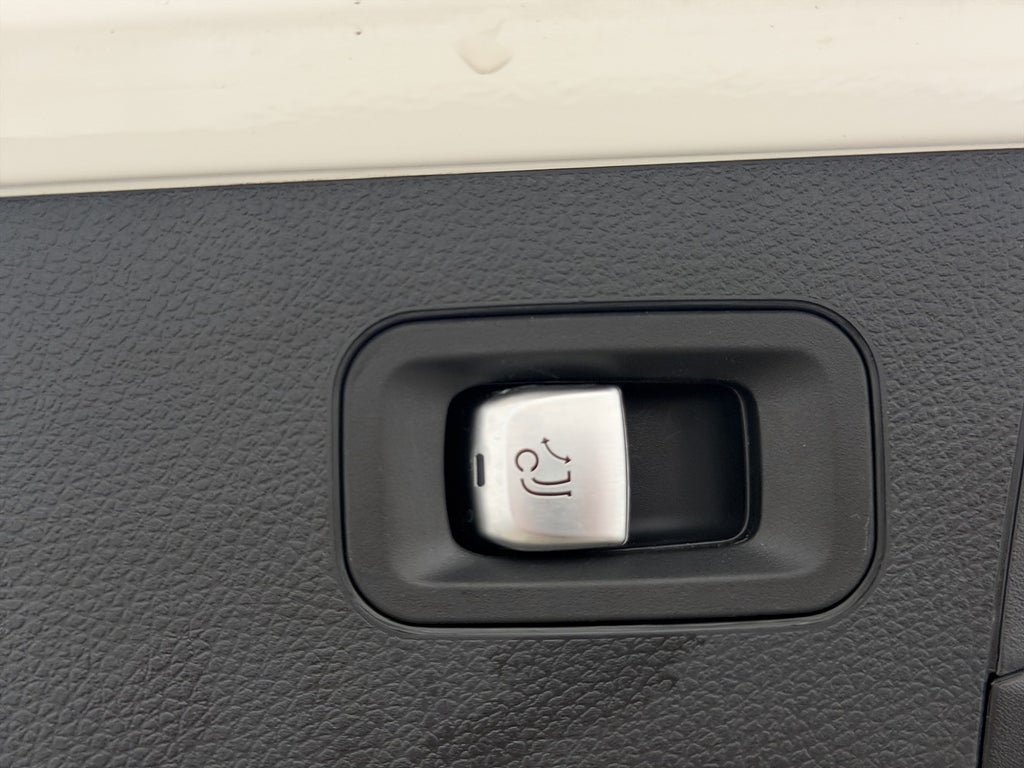 Vehicle Image 38