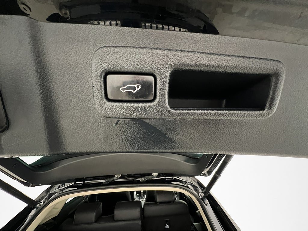 Vehicle Image 32
