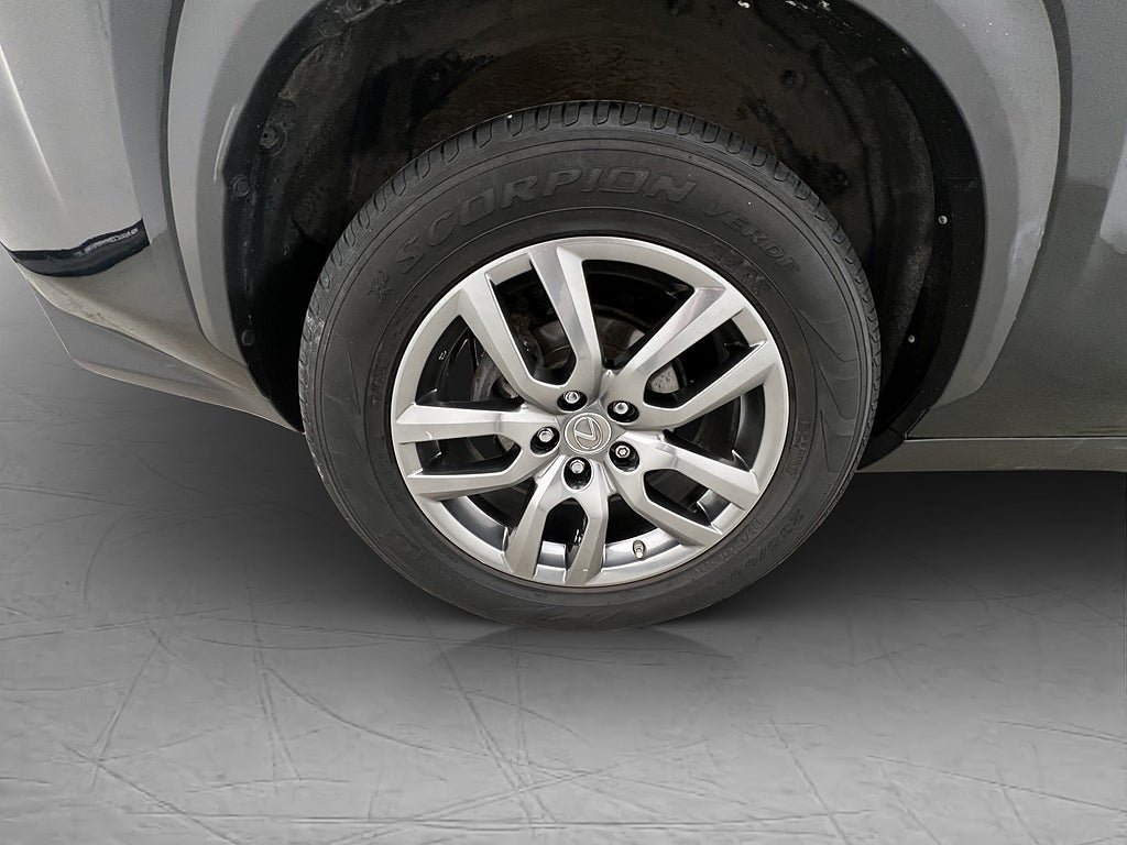 Vehicle Image 35
