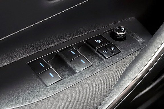 Vehicle Image 26