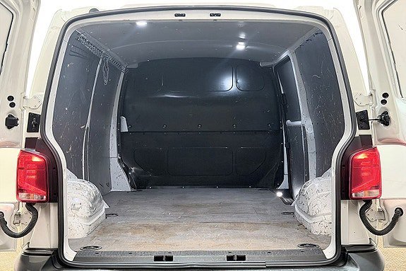 Vehicle Image 29
