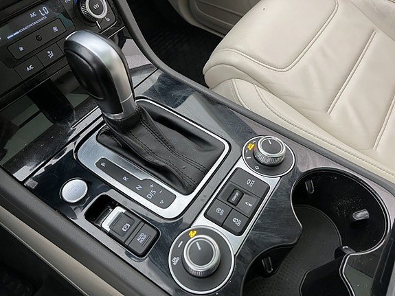 Vehicle Image 28