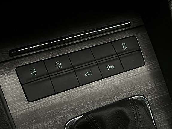 Vehicle Image 26