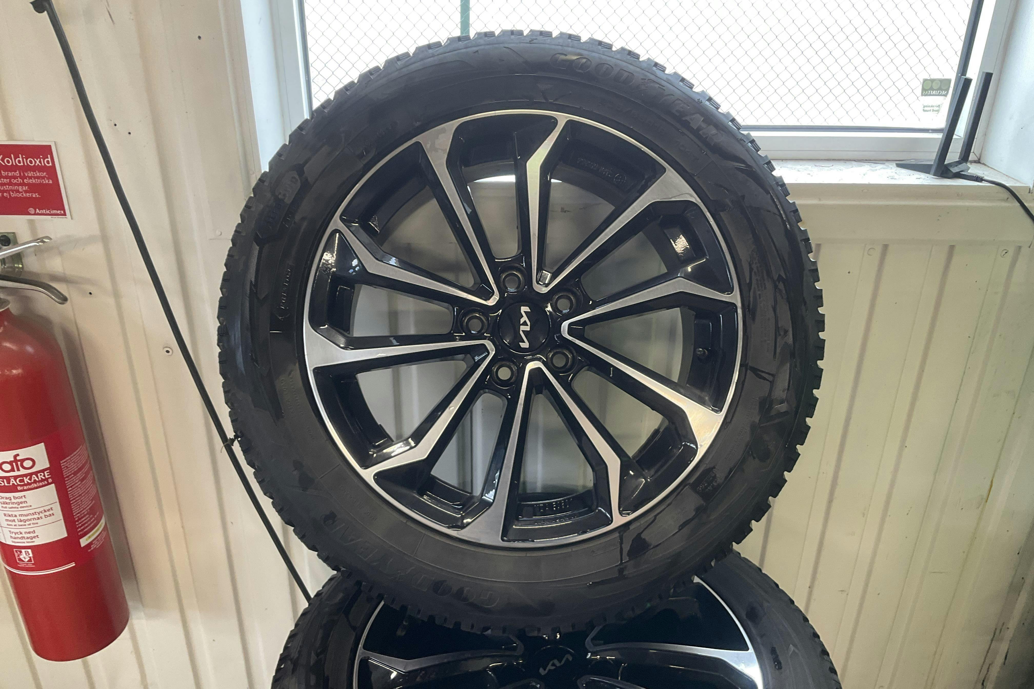 Vehicle Image 19