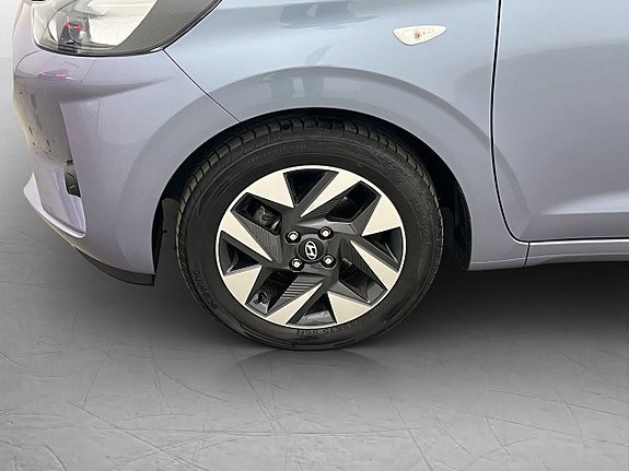 Vehicle Image 22