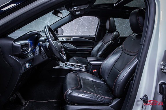 Vehicle Image 10