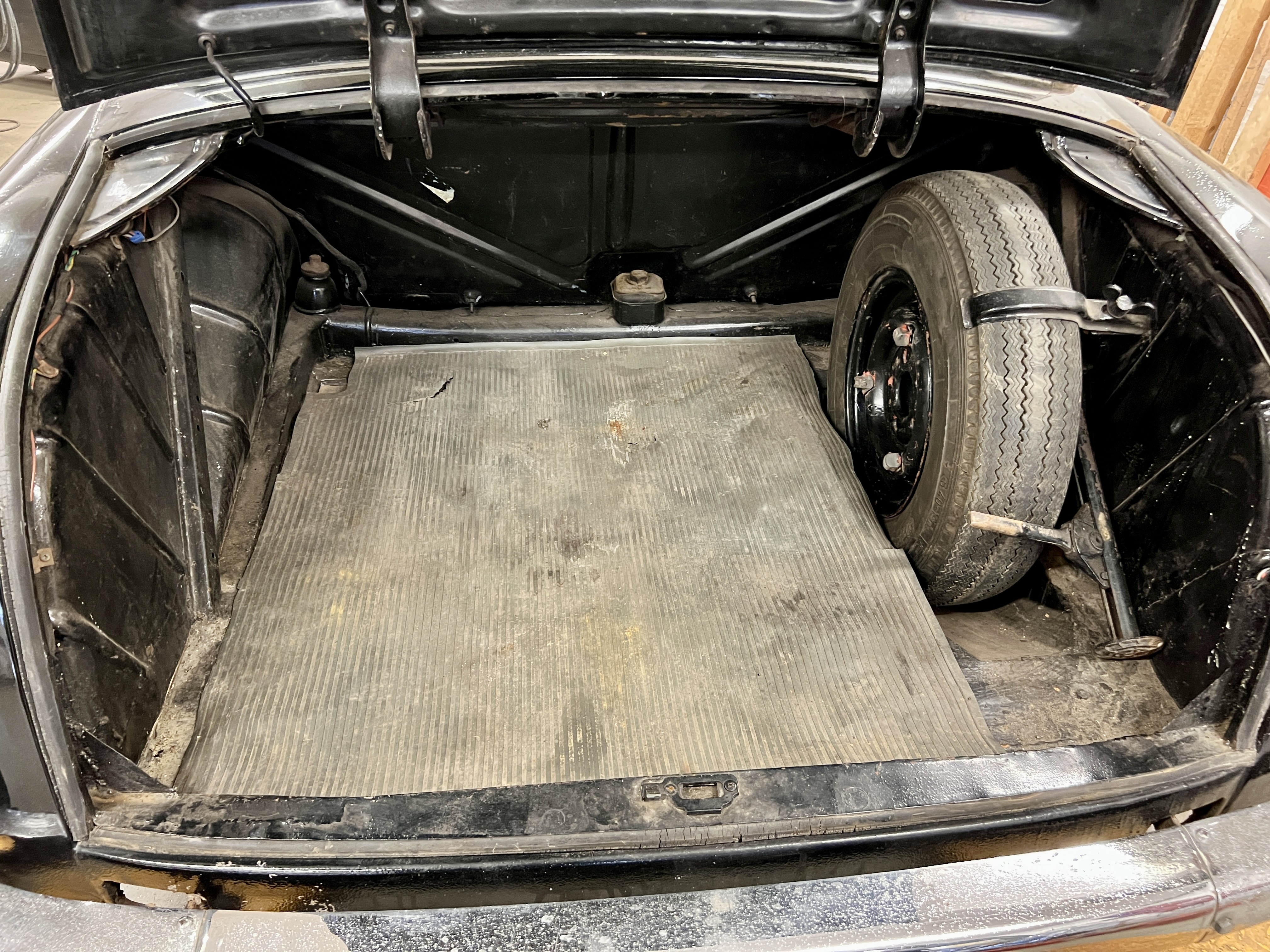 Vehicle Image 103
