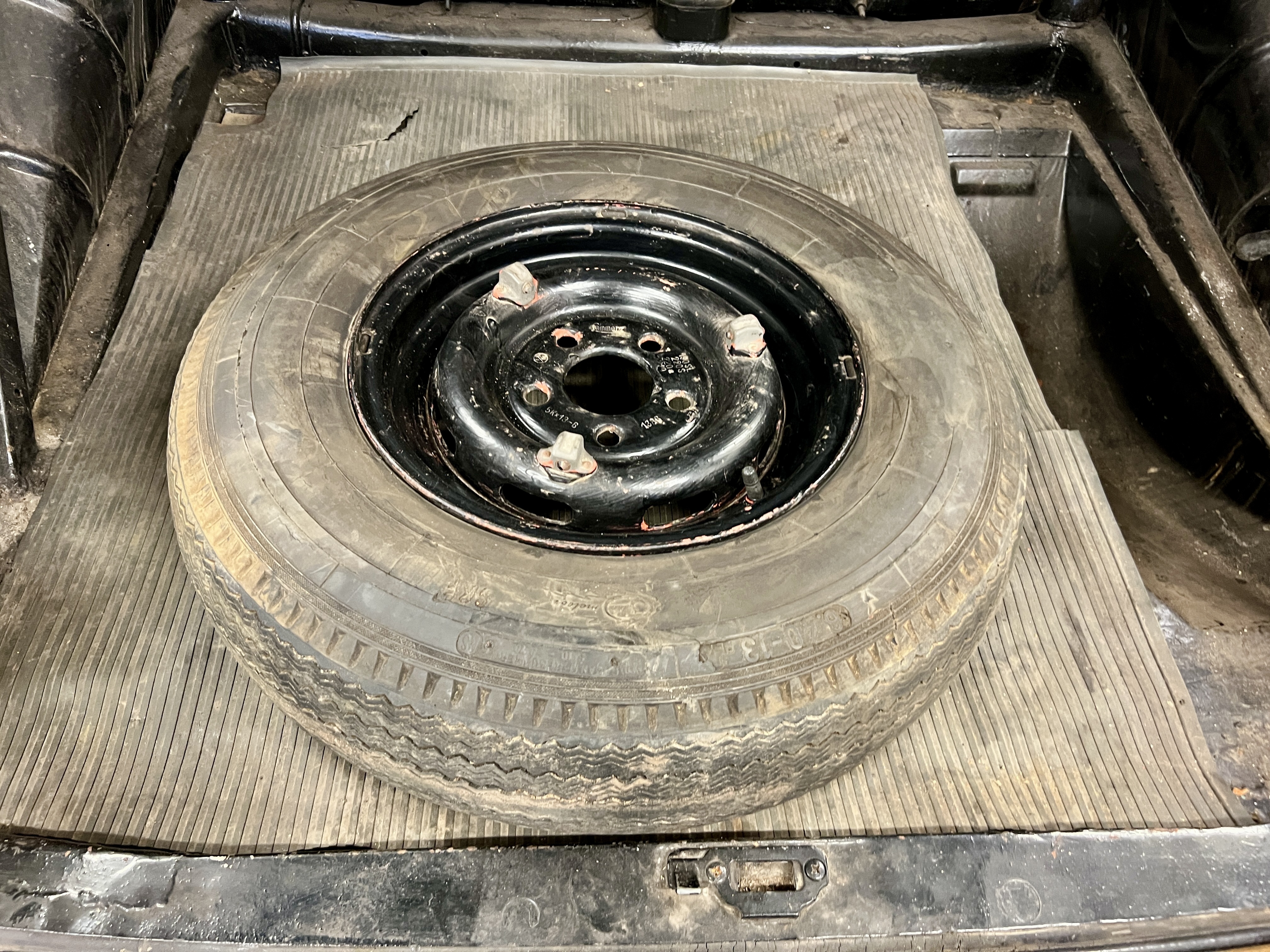 Vehicle Image 110