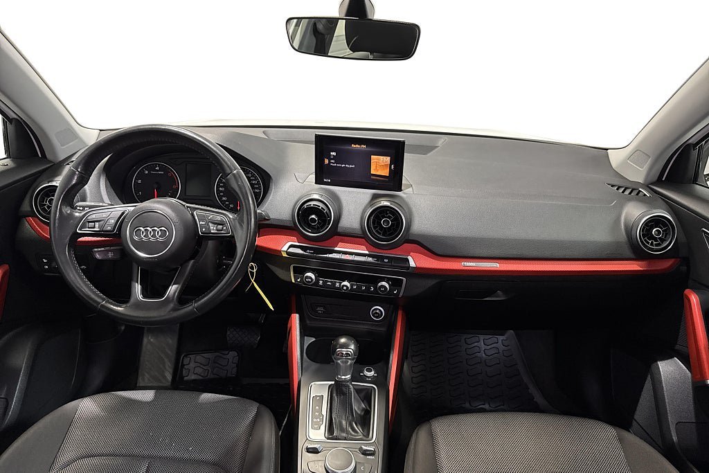 Vehicle Image 8