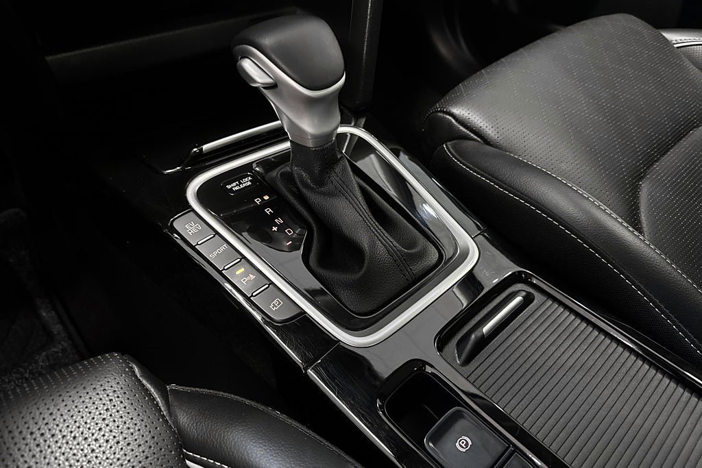 Vehicle Image 12
