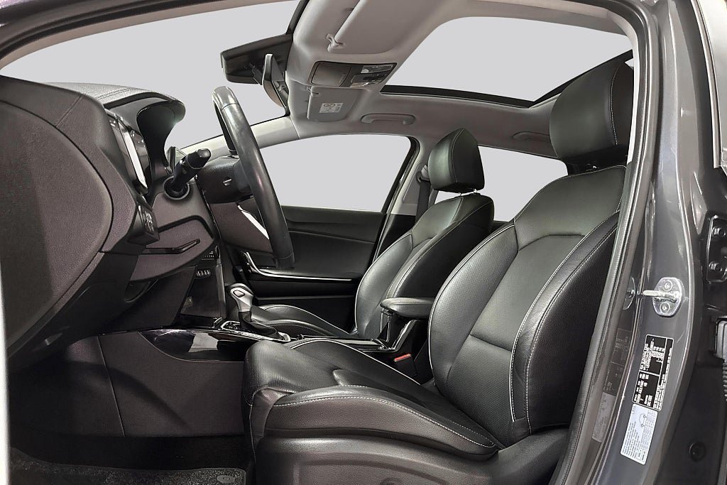 Vehicle Image 15
